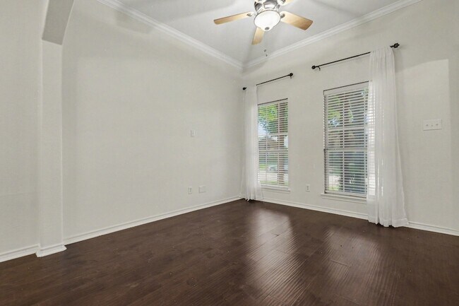 Building Photo - 1707 Briarhollow Dr