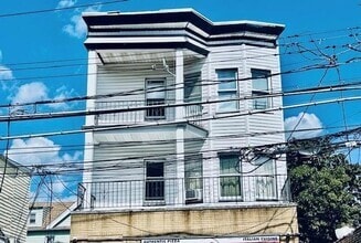 Building Photo - 137 Lake Ave