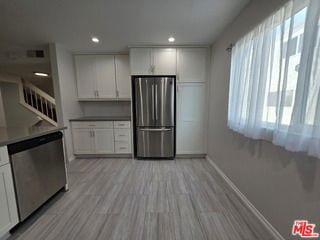 Foto del edificio - 4866 1/2 McConnell Avenue, Los Angeles, CA 90066 - 4 BR 3 BA house