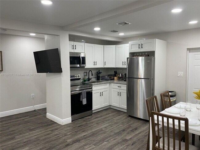 Foto del edificio - 642 NW 3rd Ave