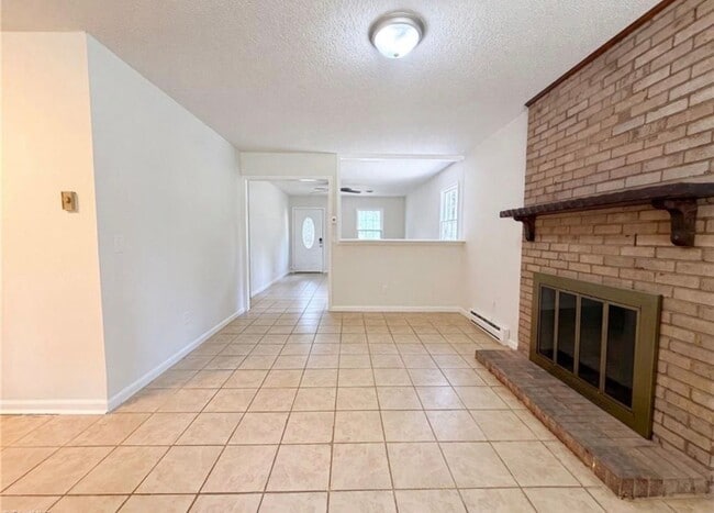 Building Photo - 4708 Chaucer Dr