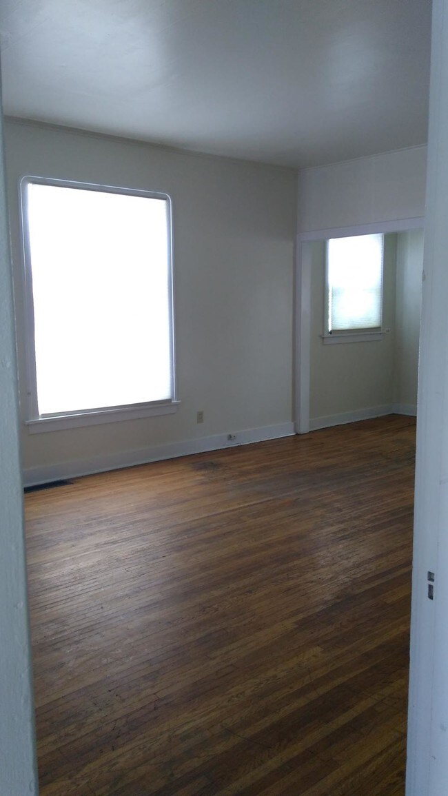 Building Photo - 6 bedroom in Walla Walla WA 99362