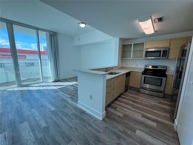 Foto del edificio - 350 NE 24th St