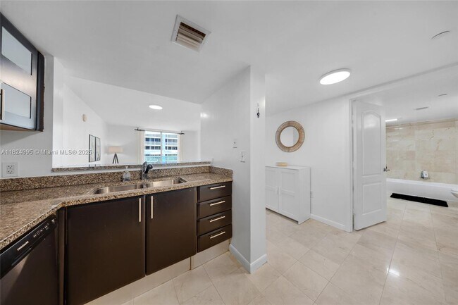Building Photo - 2101 Brickell Ave