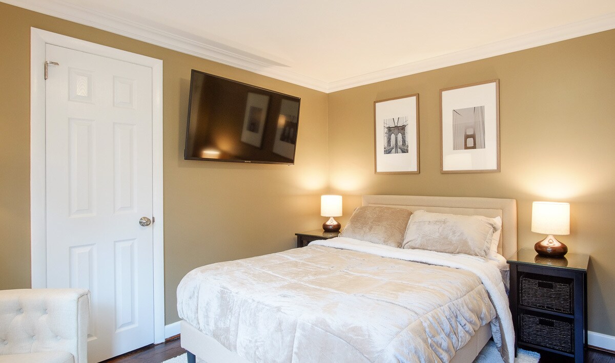 Foto principal - 387 Quaker Ln S