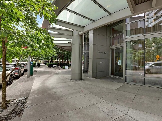 Foto del edificio - 3601 S River Pkwy