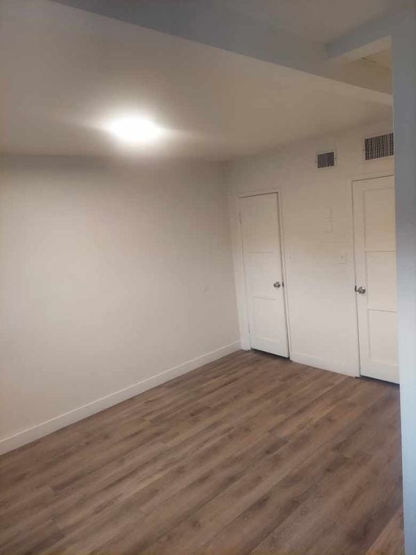 Building Photo - 845 W Olive St