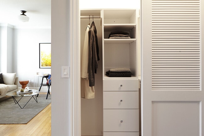 Interior Photo - Touraine