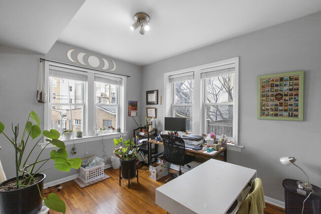 Building Photo - 1524 N Artesian Ave