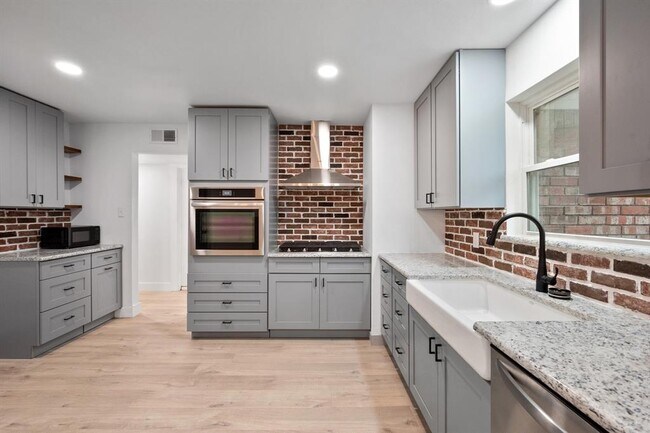 Building Photo - 3413 Martin Lydon Ave