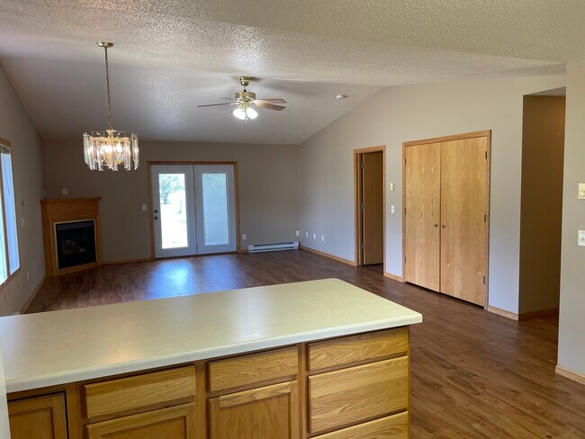 Foto del edificio - 5639 165th St E