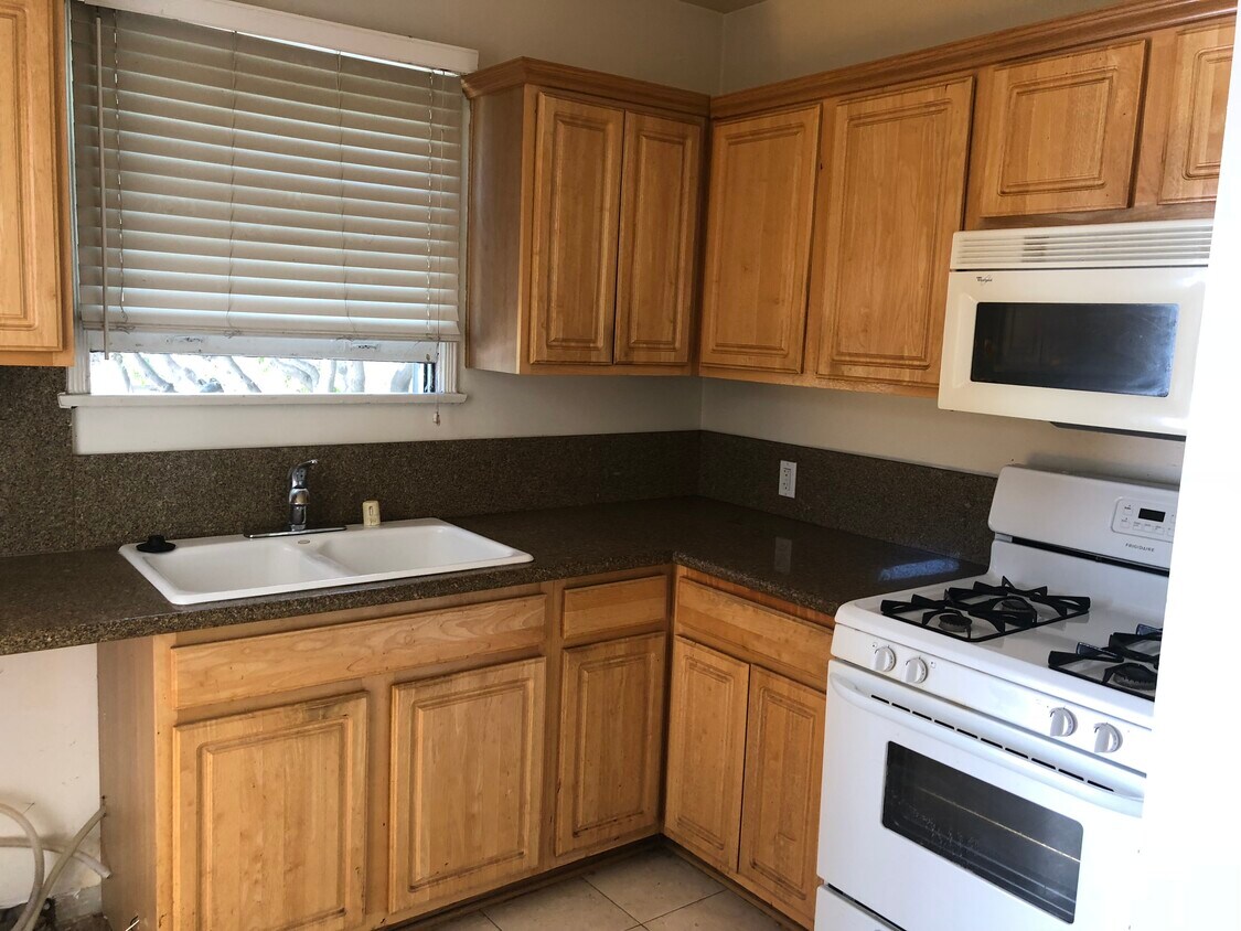 Foto del edificio - 614 Acanto St