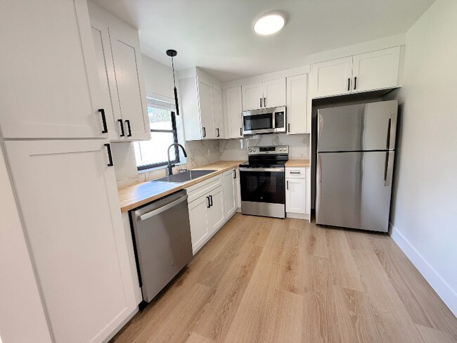 Foto del edificio - 3278 E Crown Dr