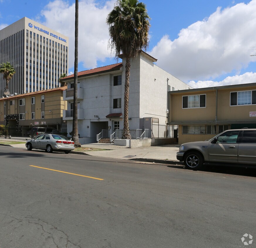 Building Photo - 724 S New Hampshire Ave