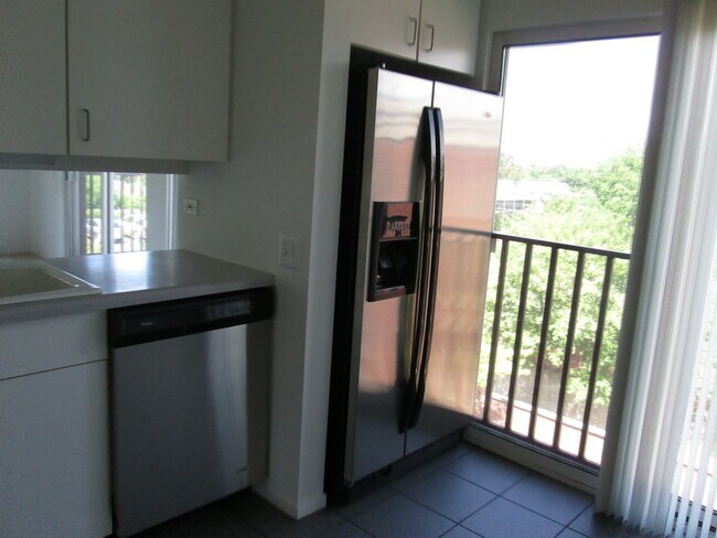 Building Photo - 372 Kelburn Rd
