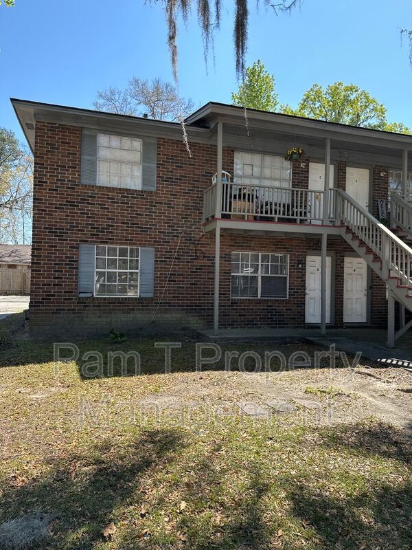 Primary Photo - 3 Oak Forest Ln