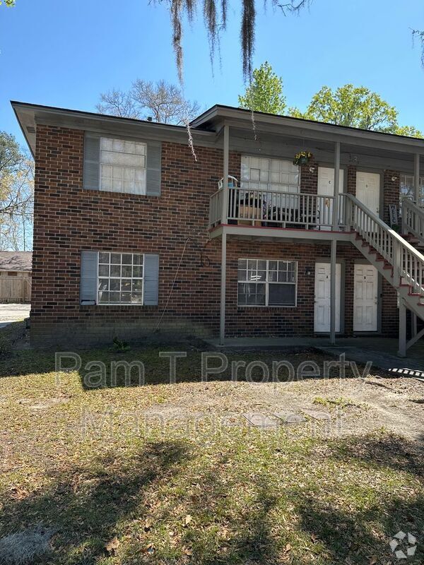 Building Photo - 3 Oak Forest Ln