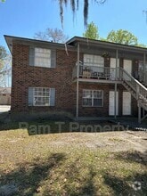 Building Photo - 3 Oak Forest Ln