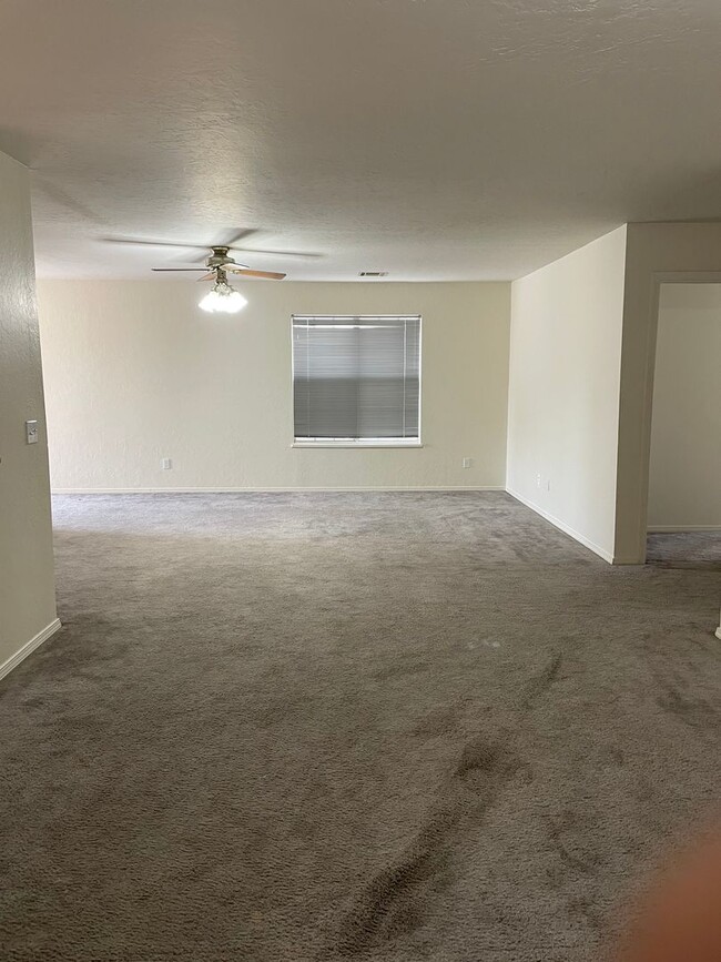 Building Photo - 4913-4915 Britton