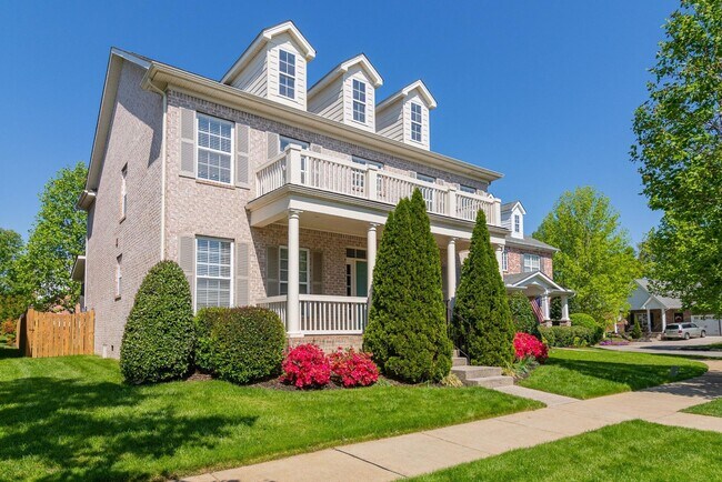 Photo - 5 Bedroom, 3.5 Bath Home w/  2 Car Garage