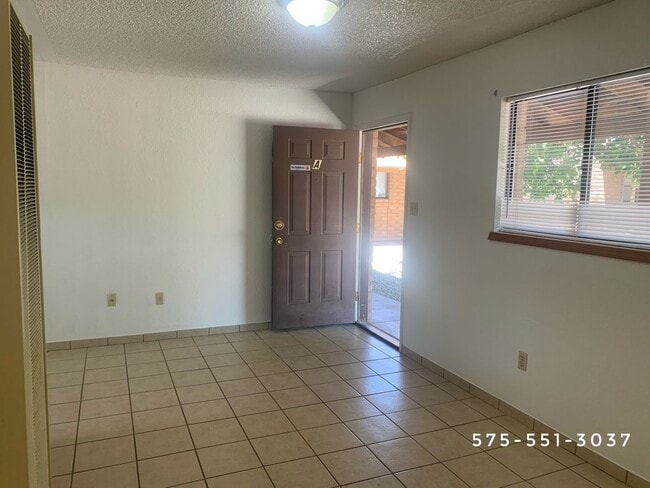 Building Photo - 2601 Pecan Dr