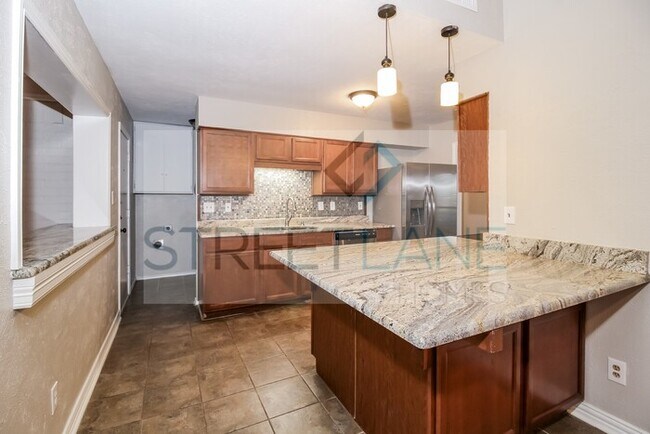 Building Photo - REDUCED!