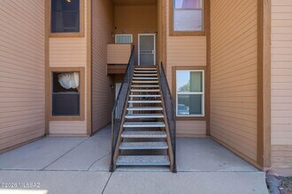 Building Photo - 1718 W Park Wood Ln