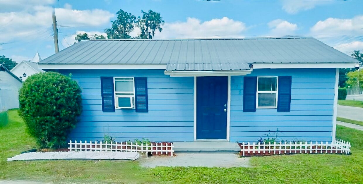 Primary Photo - 279 NE Ark Pl