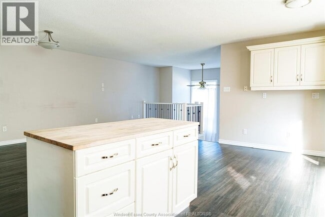 Building Photo - 1575 Heatherglen Dr