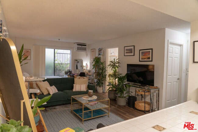 Foto del edificio - 5418 Hermitage Ave