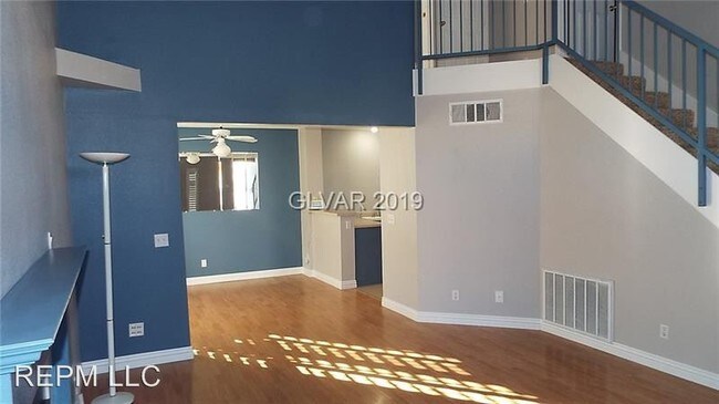 Foto del edificio - 8035 W Rochelle Ave