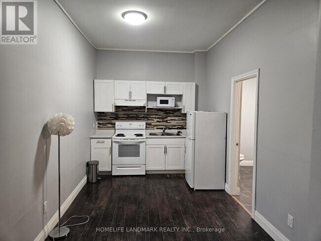 Photo du bâtiment - 451 Simcoe St S