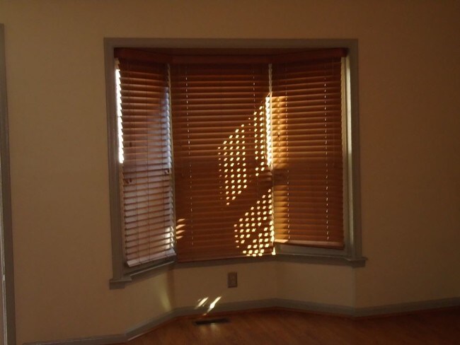 Foto del edificio - 8901 Oakwood Way