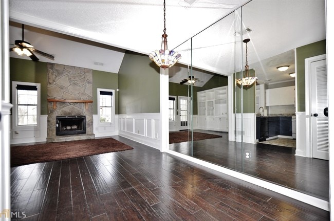 Building Photo - 2335 Fairways Ct