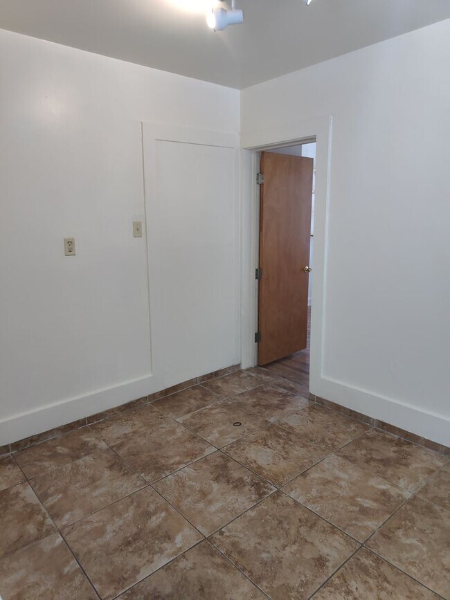 Foto del edificio - 2129 Coal Ave SE