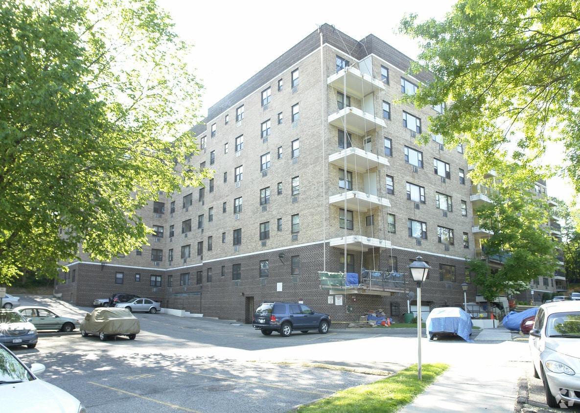 Tompkins Manor Apartments in White Plains, NY