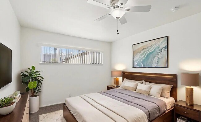 Foto del edificio - 511 E Sahara Ave