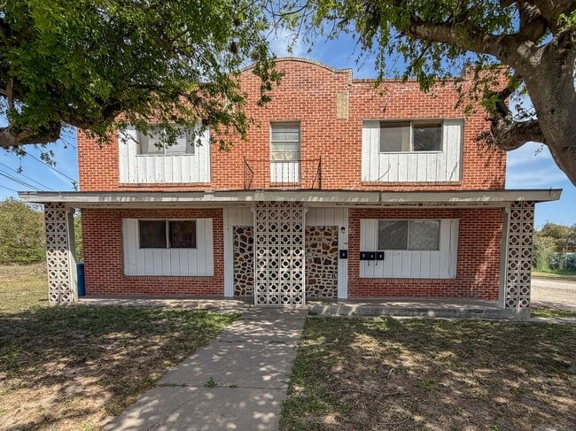 Building Photo - 704 N Washington St