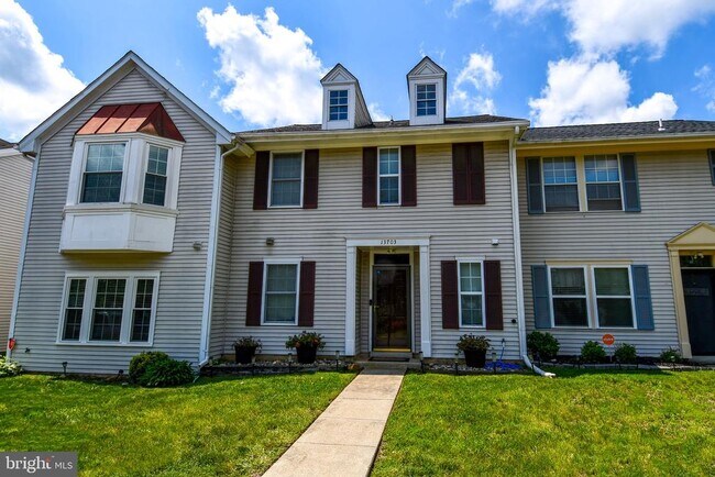 Foto del edificio - 13703 Lord Sterling Pl