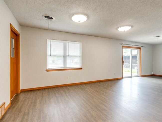 Foto del edificio - 1639 Westbrooke Terrace