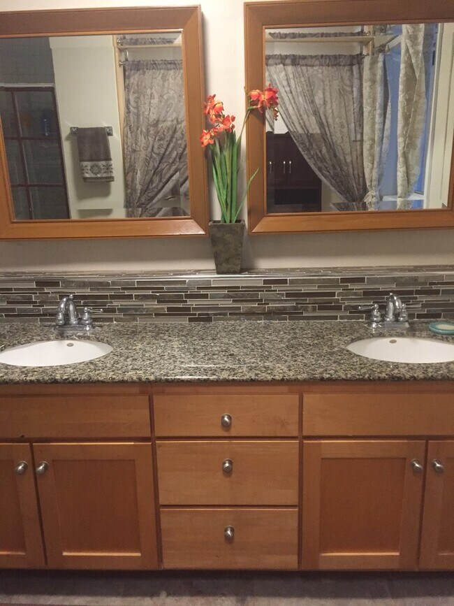 Foto del edificio - Waiehu Beach Rd- 2bed/2bath Ohana