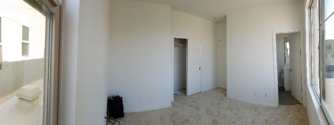 Building Photo - 1 Cadence