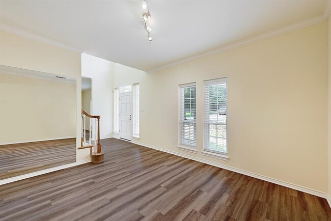 Foto del edificio - 9408 Winchester Rd