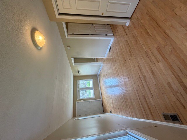 Foto del edificio - 5938 Dunham Rd