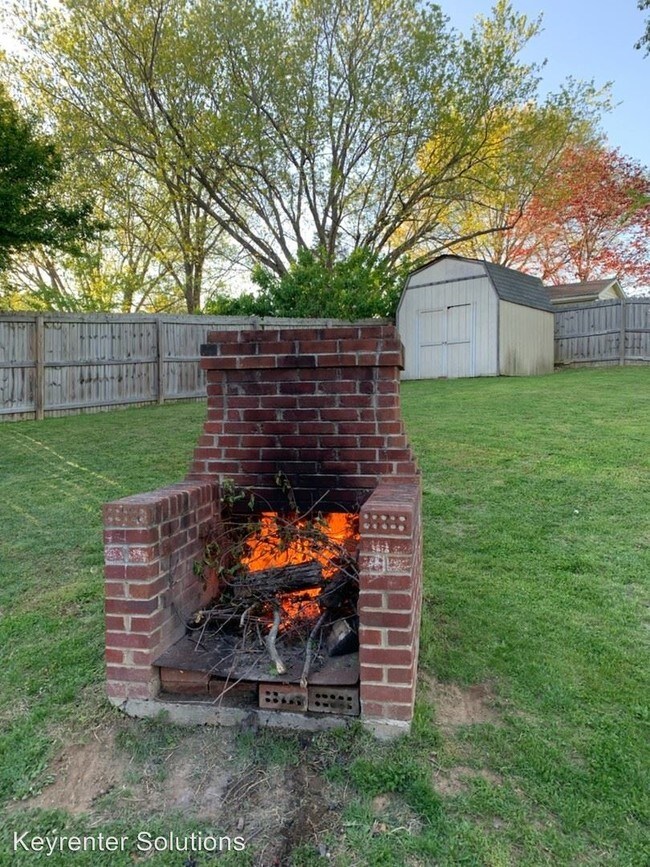 Building Photo - 4 br, 3 bath House - 108 Fox Hill Drive