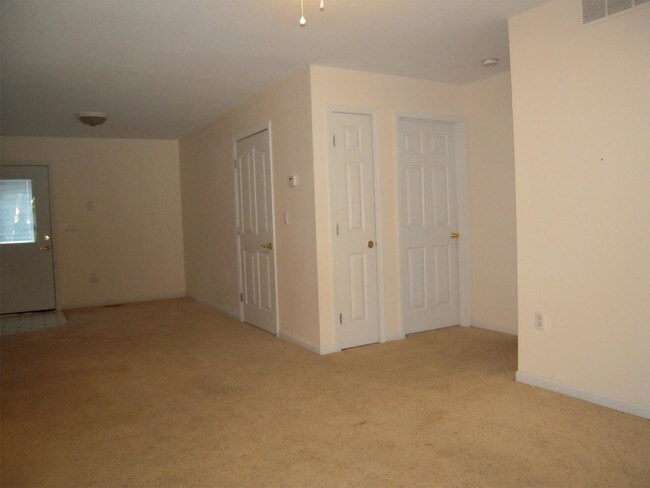 Building Photo - 81 Brownstone Ln