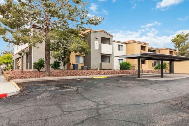Foto del edificio - Updated 3 Bedroom Condo in Desert Shores V...