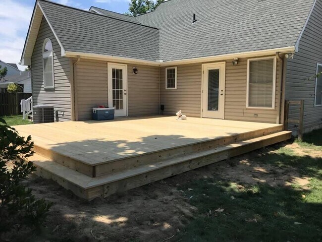 Building Photo - 421 Calvert Rd