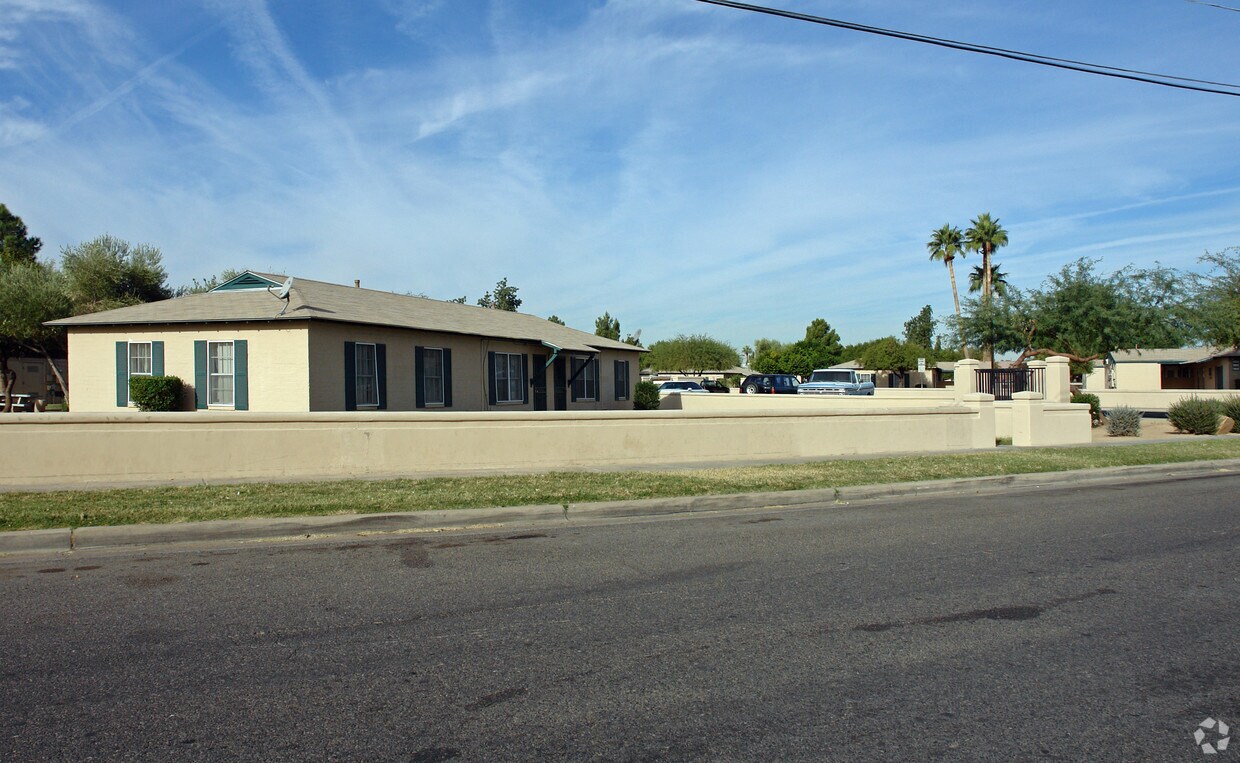 Building Photo - 6842 N 61st Ave