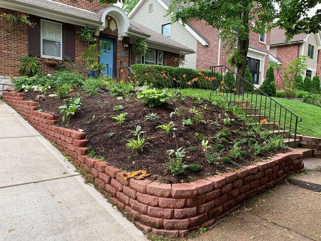 Foto del edificio - 7441 Teasdale Ave